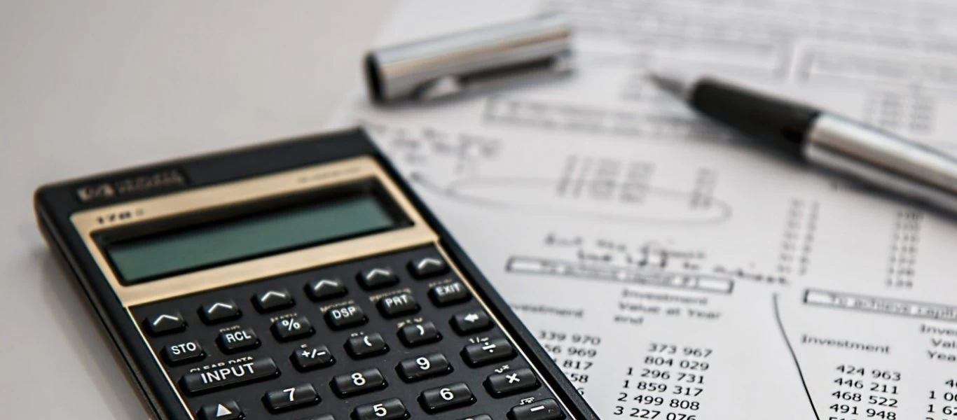 Μείωση προκαταβολής φόρου: Αναλυτικά παραδείγματα από την ΑΑΔΕ